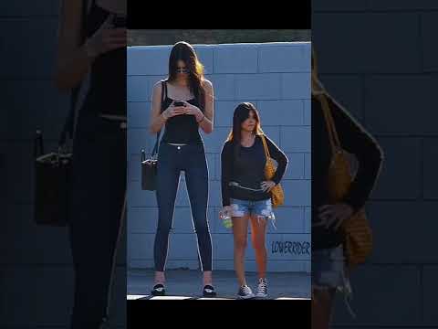 Kourtney vs kendall 👭 height edition #kendalljenner #kourtneyKardashian #shorts